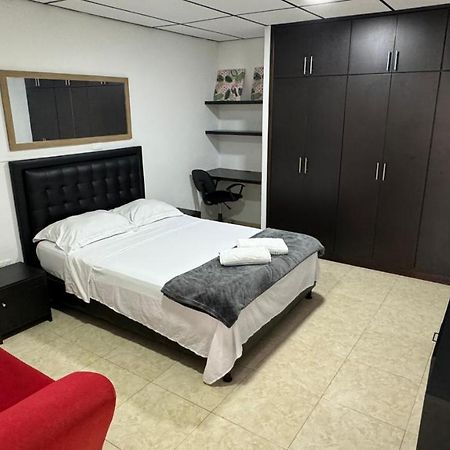 Apartamento Acogedor apartaestudio ubicado en la zona rosa de Pereira Exterior foto