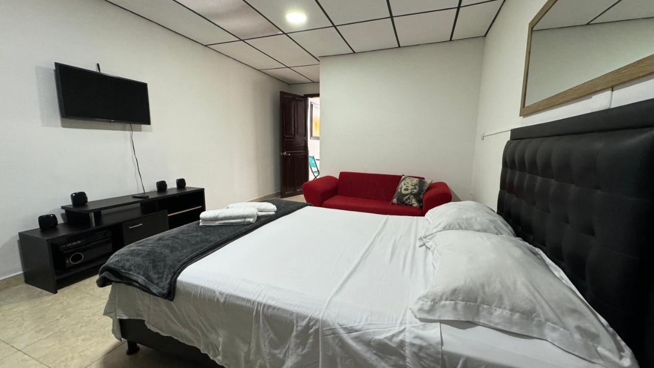 Apartamento Acogedor apartaestudio ubicado en la zona rosa de Pereira Exterior foto