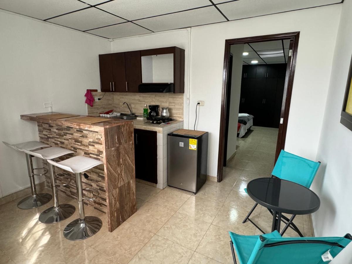 Apartamento Acogedor apartaestudio ubicado en la zona rosa de Pereira Exterior foto